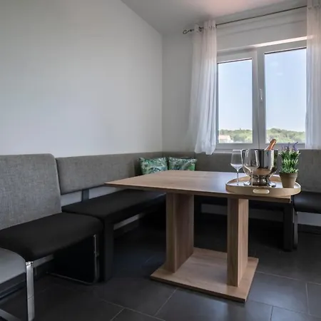 Adriana Apartment *