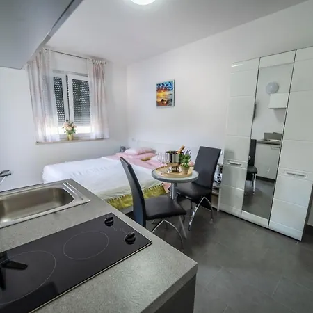 Adriana Apartamento Pula